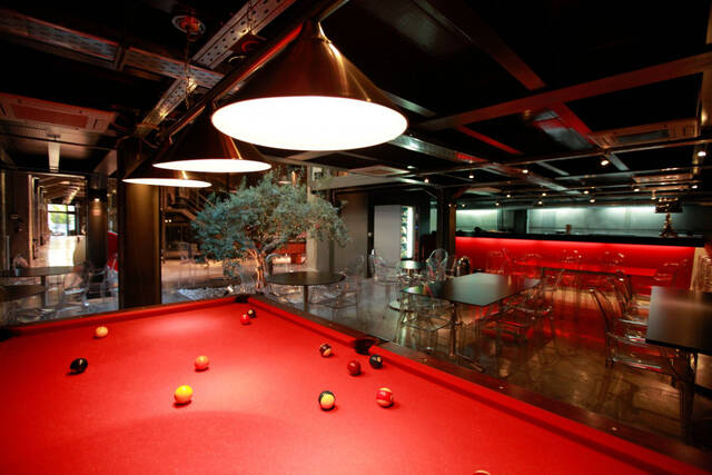 CAFE POOL TABLE