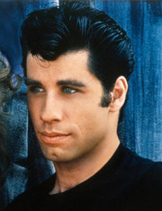 To εμβληματικό pompadour του John Travolta στο «Grease».