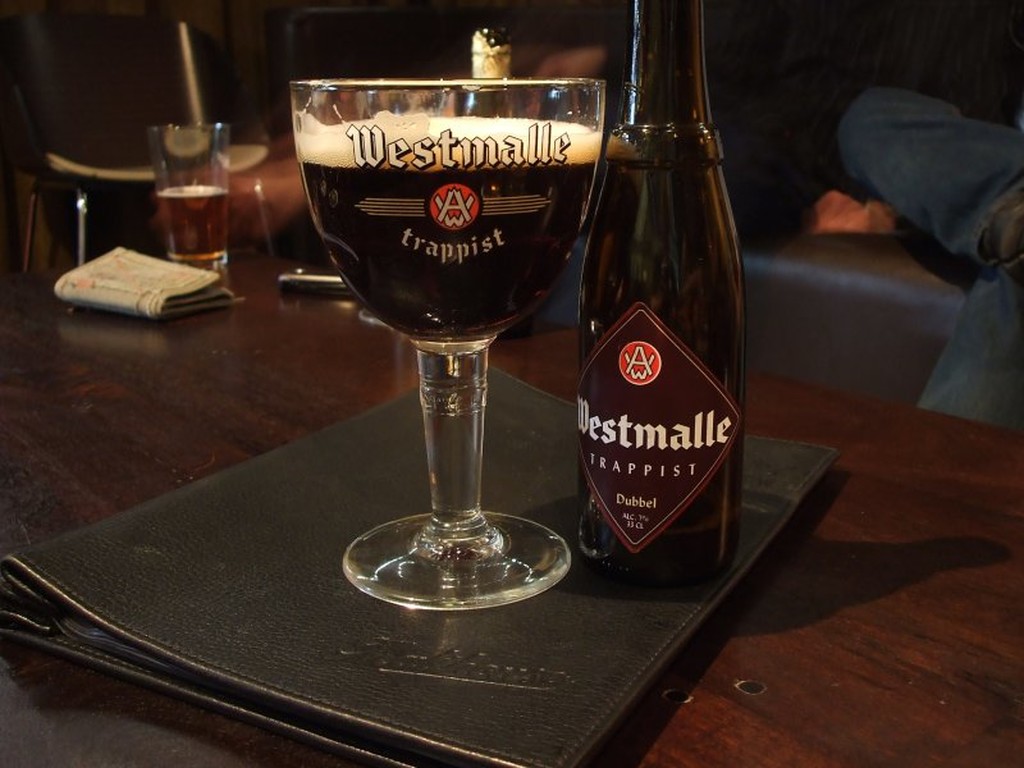 Westmalle Dubbel: Μικρή στο αλκοόλ, Μεγάλη ευχάριστη πικράδα στον ουρανίσκο (ALC. 7 % Vol.)
