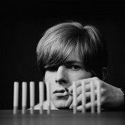 Αδημοσίευτες φωτογραφίες του David Bowie από τα 20 του χρόνια.