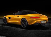 Η νέα AMG GT Roadster κάνει περήφανη την άσφαλτο