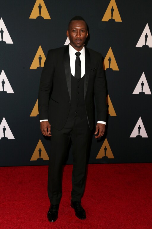 Στα 8th Annual Governors Award με σμόκιν Dolce & Gabbana.