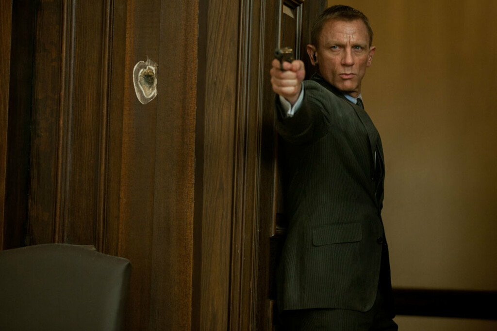 Daniel Craig