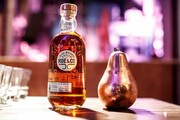 Roe & Co

Είναι το νέο Ιρλανδικό της Diageο που κυκλοφόρησε λίγο μετά την ημέρα του Αγίου Πατρικίου – οπότε το λες και μία καλή αφορμή για όσους δεν το δοκίμασαν ακόμη. Βlend από single malt και grain whisky παλαιωμένο αποκλειστικά σε bourbon βαρέλια, με μερικούς από τους διασημότερους Ιρλανδούς distillers να έχουν επιμεληθεί και διαλέξει τις πρώτες ύλες του.