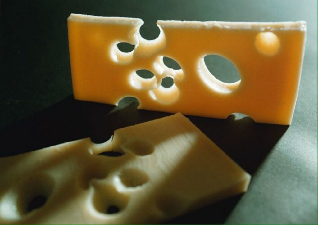 Τα τυριά αυτά, όπως και κάθε τυρί, ξεκινούν τη «ζωή» τους όταν τα βακτήρια συναντούν το γάλα. Καθώς λοιπόν τα βακτήρια κάνουν τη δουλειά τους, δημιουργώντας το γαλακτικό οξύ, το γάλα αρχίζει να πήζει. 