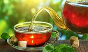 Το καυτό τσάι: Το τσάι έχει πολλά οφέλη για την υγεία. Μάλιστα το πράσινο τσάι φαίνεται πως έχει και αντικαρκινικές ιδιότητες. Όμως, σύμφωνα με κινεζική έρευνα σε 450.000 ανθρώπους, αν το πίνουμε πολύ καυτό, τότε αυξάνεται ο κίνδυνος για καρκίνο του οισοφάγου. Μάλιστα  αν κάποιος, εκτός από καυτό τσάι, καπνίζει και πίνει αλκοόλ, τότε, έχει πενταπλάσιο κίνδυνο να αναπτύξει καρκίνο του οισοφάγου σε σχέση με όσους δεν κάνουν τίποτε από αυτά. 