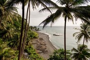 São Tomé-et-Príncipe, Africa. Εκτός από τις ακτές της Gabon, τα São Tomé-et-Príncipe είναι δύο μικρότερα νησιά στις ακτές της Δυτικής Αφρικής, που αξίζει να επισκεφτεί κανείς το 2020. Τα βαθυγάλαζα κύματα του Ατλαντικού Ωκεανού θα σας μαγέψουν, ενώ οι παρθένες παραλίες της περιοχής, με τα τροπικά δάση και τα γραφικά ξενοδοχεία, θα σας εξασφαλίσουν μία αξέχαστη διαμονή. Το κερασάκι στην τούρτα; Στα νησιά αυτά παράγεται υψηλής ποιότητας σοκολάτα και φιλικό προς το περιβάλλον λάδι καρύδας!



