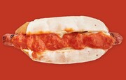 Hot Dog Parmesan: Το πιο απλό και εύκολο. Σάλτσα μαρινάρα και τυρί provolone. 