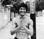 Bruce Lee: Πώς κατάφερε να αποκτήσει το απόλυτο σώμα