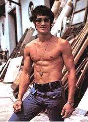 Bruce Lee: Πώς κατάφερε να αποκτήσει το απόλυτο σώμα