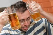 Η κατανάλωση αλκοόλ δεν θεραπεύει τον πονοκέφαλο. Το πολύ πολύ να ζαλιστείτε, ή να μεθύσετε και να αποκτήσετε άλλον έναν πονοκέφαλο. Σε τέτοιες περιπτώσεις λοιπόν αφήστε τα ουίσκι και πάρτε μια ασπιρίνη