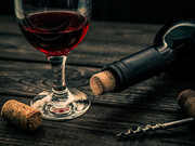 Κρασί γλυκό κόκκινο (1 ποτήρι, 150 ml) 158 θερμίδες