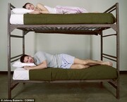 Είναι φυσικό να μην νιώθουμε πολύ άνετα όταν κοιμόμαστε με κάποιον άλλο δίπλα μας κι έτσι δεν κοιμόμαστε πολύ καλά.