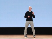 Tim Cook (CEO της Apple): Απλώς στο παπούτσι (προτιμάει συνήθως αθλητικά) αλλά δεν θα διστάσει να φορέσει το πουκάμισο. Συνήθως βέβαια φροντίζει να το συνδυάζει με πουλόβερ ή ζακέτες.