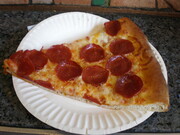 Κάθε είδος κρέατος που προσθέτετε στην πίτσα, προσθέτει επιπλέον 40 θερμίδες σε κάθε κομμάτι.