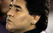 Τα σκουλαρίκια του Maradona έφτιαξαν ένα νέο must στο ανδρικό στυλ