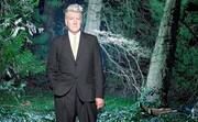 Ο David Lynch «πιάστηκε» στα πράσα μέσα στα γραφεία του Netflix
