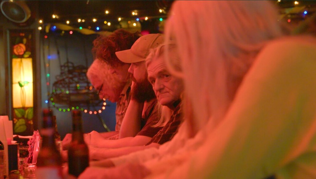Bloody nose, Empty pockets: Πώς ένα dive bar στο Las Vegas μας θύμισε τον Bukowski