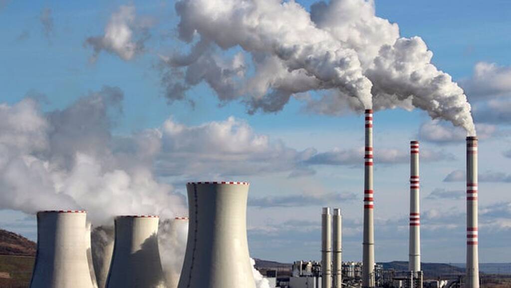 Η συνεχιζόμενη χρήση ορυκτών καυσίμων υπονομεύει τις προσπάθειες ελέγχου της αύξησης της θερμοκρασίας, σύμφωνα με την έκθεση, που συντάχθηκε από 16 ερευνητικούς οργανισμούς και ομάδες περιβαλλοντικών εκστρατειών. Η χρήση άνθρακα στις G20 προβλέπεται να αυξηθεί ακόμα και 5% φέτος.

