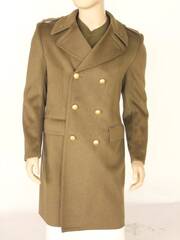 Ήδη από την δεκαετία του '40 το ανδρικό παλτό είχε δείξει την αξία του...