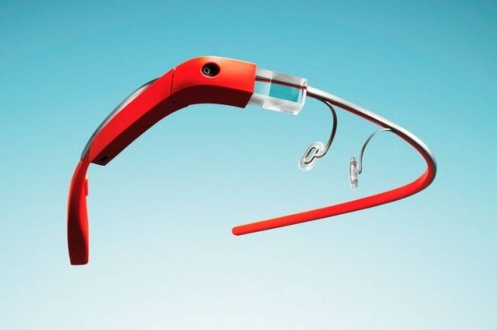 Τα έξυπνα γυαλιά έχουν δεχθεί κριτική για την έλλειψη υψηλής ανάλυσης, τα κακά χρώματα και τη φωτεινότητά τους. 