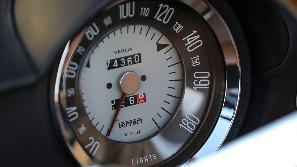 Αυτή η 250GΤ SWB California θα σε πείσει ότι μια Ferrari είναι όμορφη σε κάθε χρώμα 