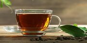 Τσάι...
Το τσάι εκτός από αυτό καθεαυτό θερμαντικό ρόφημα, μπορεί να ενισχυθεί ακόμη περισσότερο, μια και όπως ο καφές ταιριάζει και με διάφορα ποτά. Μπορείς να το ενισχύσεις με μαύρο ρούμι, ουίσκι και μπράντι.