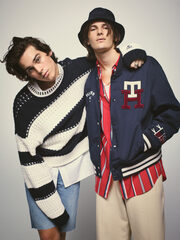 Classics Reborn για την άνοιξη του '23 από την Tommy Hilfiger 