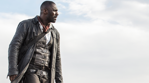Ο Idris Elba τραβάει τα περίστροφά του στο πρώτο trailer του Dark Tower