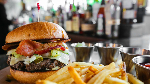 17 burgers για να γιορτάσουμε την Παγκόσμια Ημέρα Κατά της Δίαιτας 