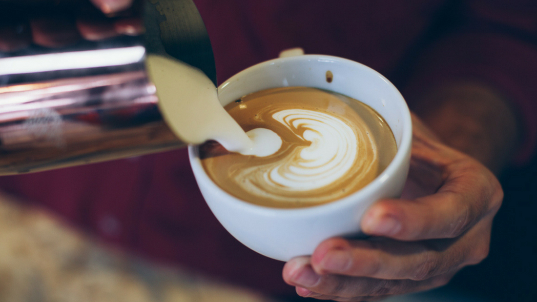 Καλά τα νέα: όσοι πίνουν πολύ καφέ ζουν περισσότερο