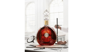 Το LOUIS XIII παρουσιάζει μια μοναδική δημιουργία: Το κρυστάλλινο μπουκάλι των 9 λίτρων