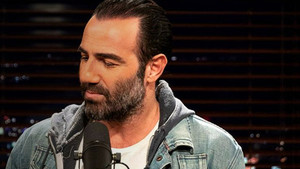 Βγάζουμε το καπέλο στον Αντώνη Κανάκη για όσα είπε και έδειξε για την εκπαίδευση στην Ελλάδα
