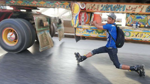 Το roller skating αυτού του 19χρονου θυμίζει επαγγελματία κασκαντέρ