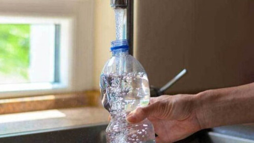 Γεμίζεις τα άδεια μπουκάλια νερό; Σταμάτα το!