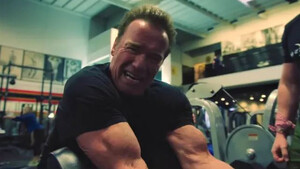 Ο Arnold Schwarzenegger θέλει να κάνεις τις ασκήσεις σου σωστά