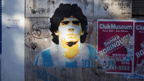 Diego Maradona: Μεγαλώνοντας με έναν θεό