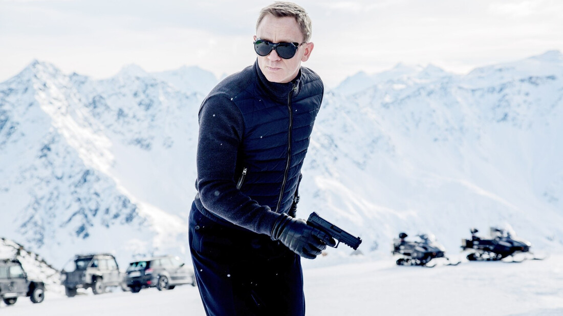 Τα γυαλιά του James Bond είναι ίσως το απόλυτο αντρικό αξεσουάρ