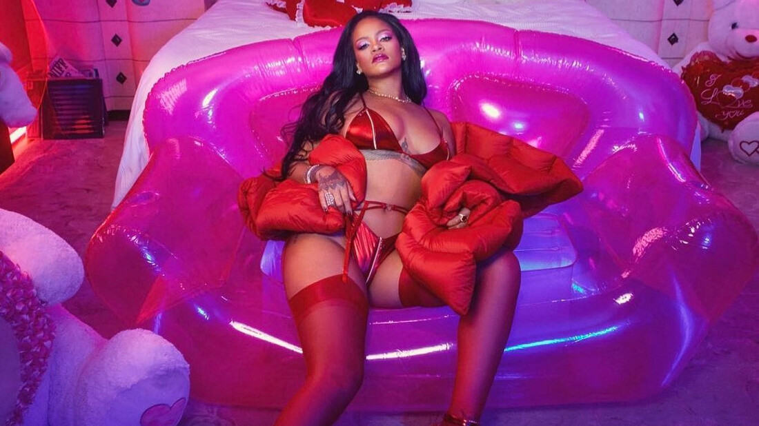 Θέλεις να δεις την Rihanna με κόκκινα εσώρουχα;