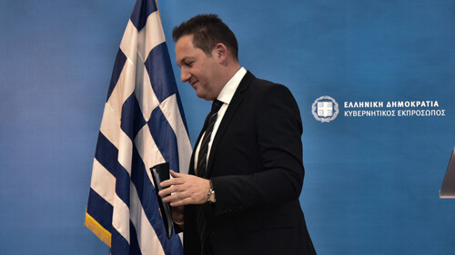 Κοροναϊός: Κλείνουν σχολεία, θέατρα, γήπεδα και ΜΜΜ αν «έρθει» στην Ελλάδα - ΠΝΠ ανακοίνωσε ο Πέτσας