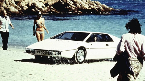 Όταν η Lotus Esprit κέρδισε την καρδιά του James Bond