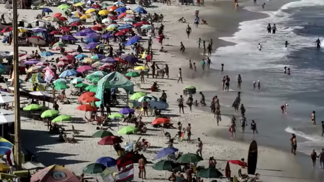 Καλοκαίρι με... πλεξιγκλάς σε παραλίες και εστιατόρια (video)