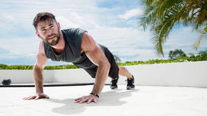 Πώς τα push ups έσωσαν τον ρόλο του Chris Hemsworth
