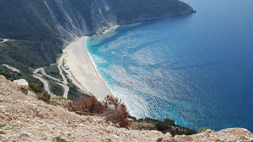 Τρεις ελληνικές παραλίες που αξίζει να επισκεφτείς φέτος το καλοκαίρι