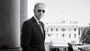 Ο Joe Biden έχει στο στυλ του κάτι από Top Gun