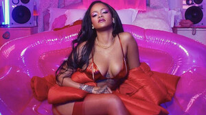 Η Rihanna μας αποκαλύπτει ποιο είναι το αγαπημένο της χρώμα