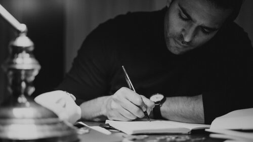 Πώς η ποίηση διαμορφώνει τον χαρακτήρα του σύγχρονου άντρα