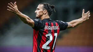 Zlatan Ibrahimovic εναντίον Asterix & Obelix