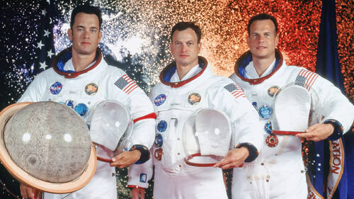 Γιατί οι στολές των αστροναυτών είναι άσπρες ή πορτοκαλί;