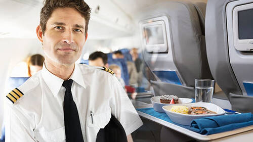 Σε άλλα νέα οι πιλότοι δεν πρέπει να τρώνε το ίδιο φαγητό και υπάρχει λόγος